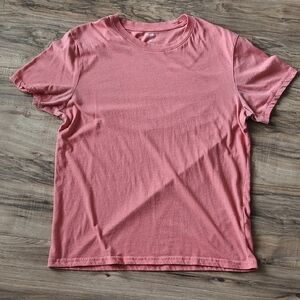 EUC Men's Salmon T-shirt